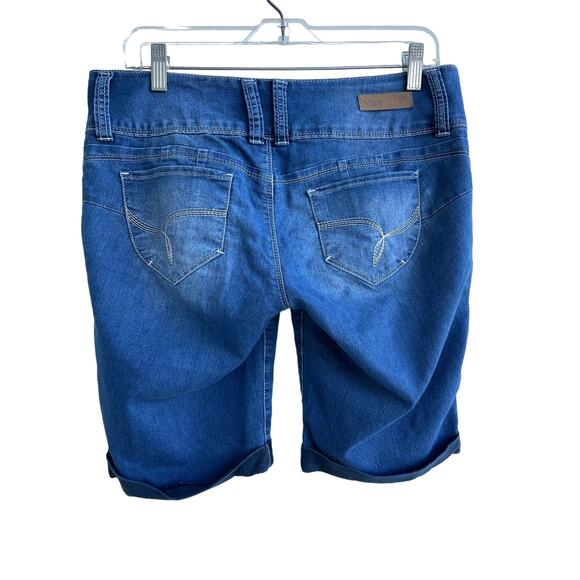 YMI WannaBettaButt? Jean shorts 9 Jr size. Lo-rise - Picture 2 of 10